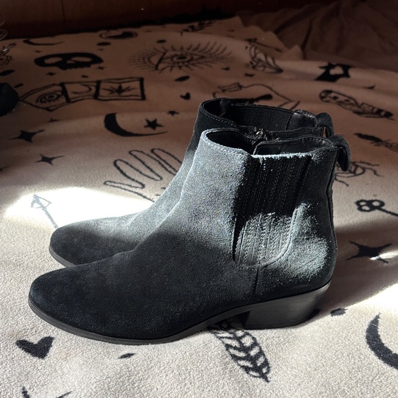 Blondo Black Suede Waterproof Ankle Booties - Picture 1 of 6